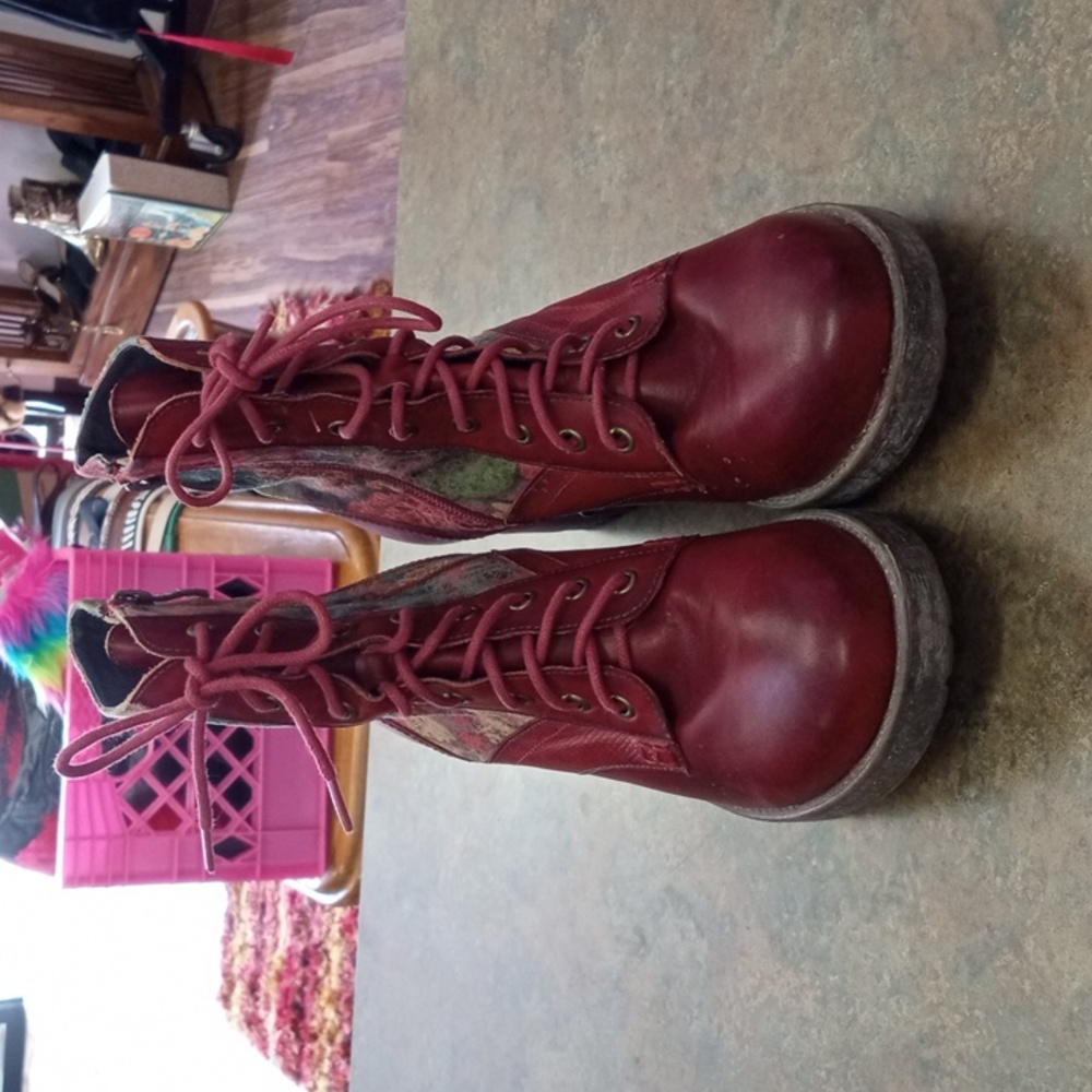 L'ATISTE Marty Red Lace Up Boots with Chunky Sole Size 41 - Picture 3 of 9